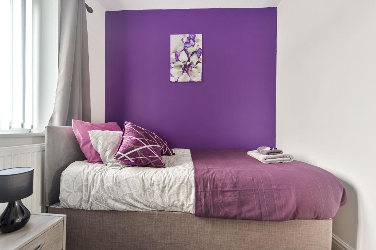 Exclusive House For Contractors And Families Villa Bradford  Exterior photo